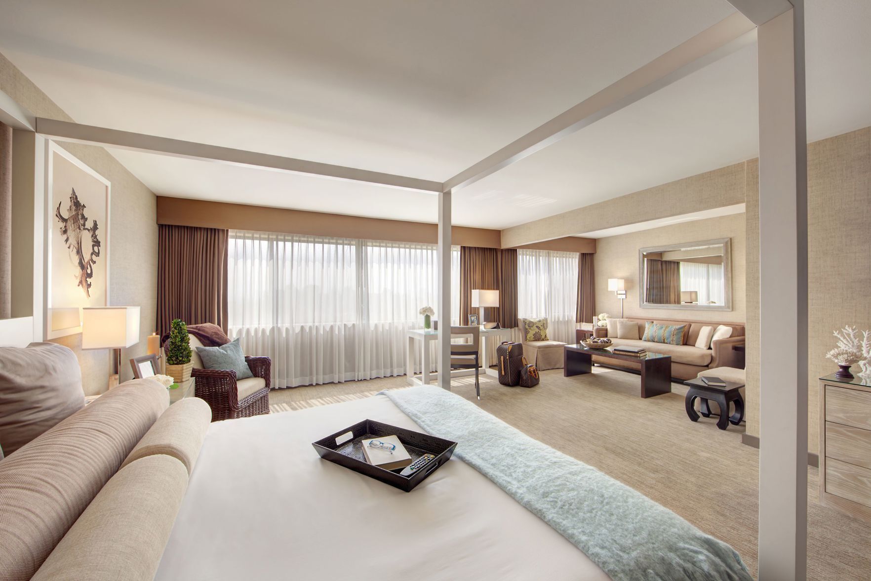 Allergitestet sengetøy, safe på rommet, skrivebord og strykejern/-brett