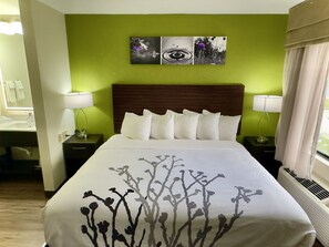 Desk, laptop workspace, blackout drapes, soundproofing - Sleep Inn Savannah Gateway I-95 (Savannah)