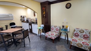 Breakfast area - MorningSide Inn (Houston)