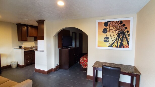 Free WiFi, bed sheets - MorningSide Inn (Houston)