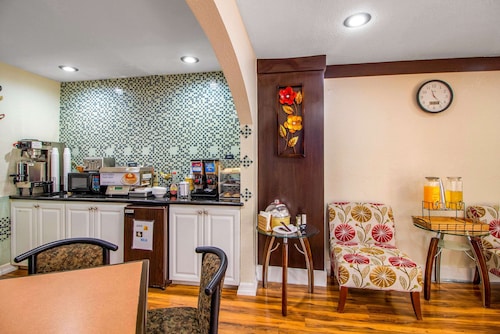 Rodeway Inn & Suites Houston near Medical Center