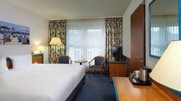 Superior-Doppelzimmer | Zimmersafe, Schreibtisch, VerdunkelungsvorhÀnge, schallisolierte Zimmer