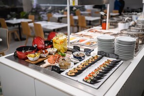 Daily buffet breakfast (CZK 360 per person) - Orea Congress hotel Brno (Brno)