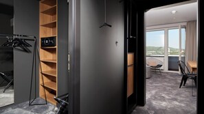Executive Suite | Living area | 66-cm flat-screen TV with satellite channels, TV