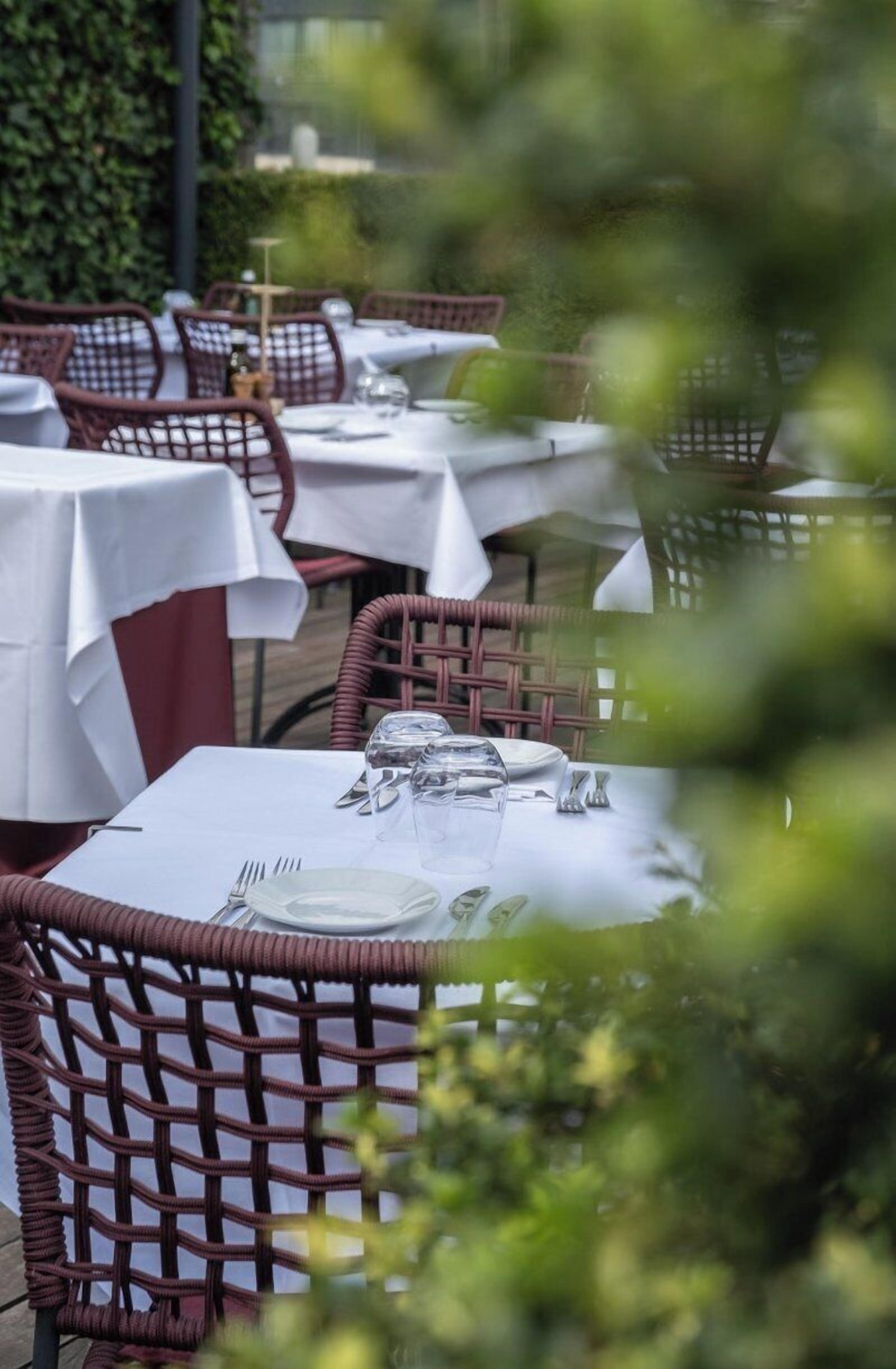 breakfast, lunch, dinner served; italian cuisine