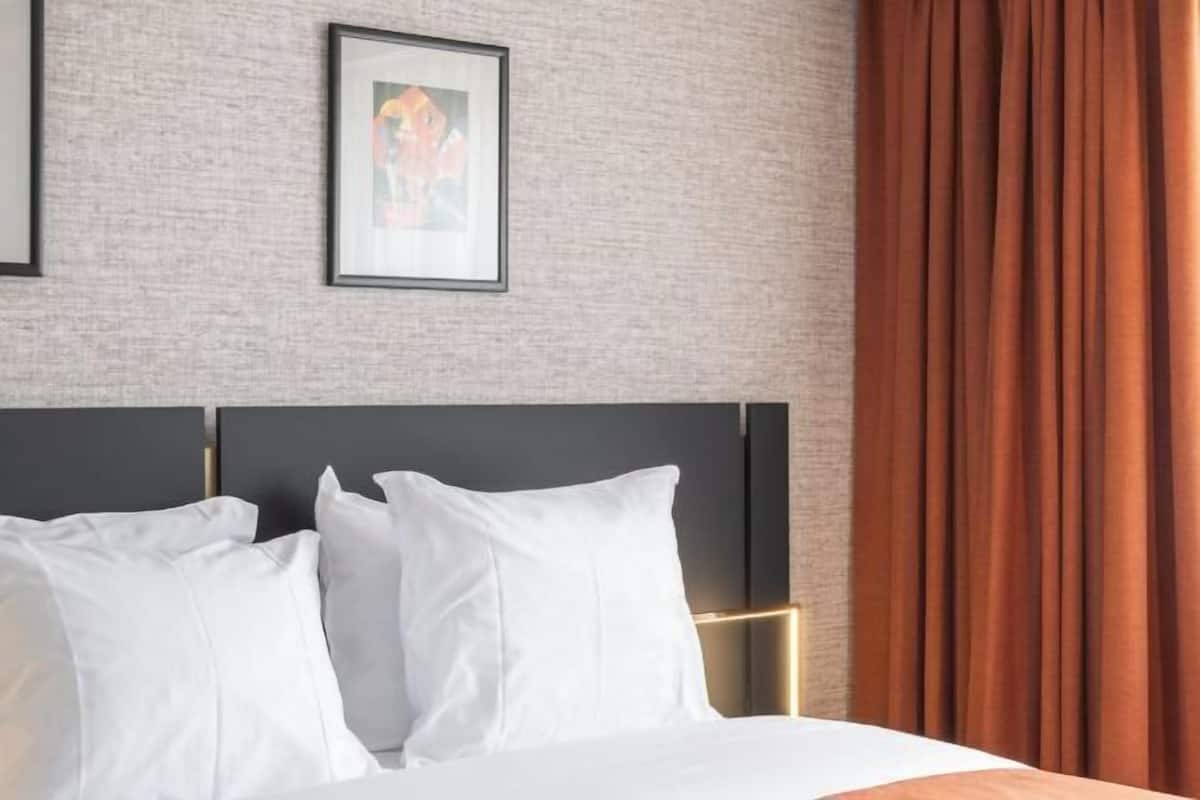 1 bedroom, minibar, in-room safe, desk