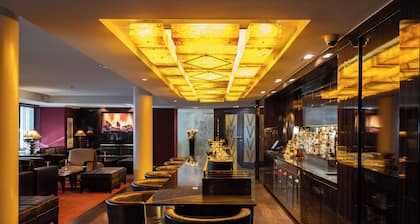 Hyllit Hotel