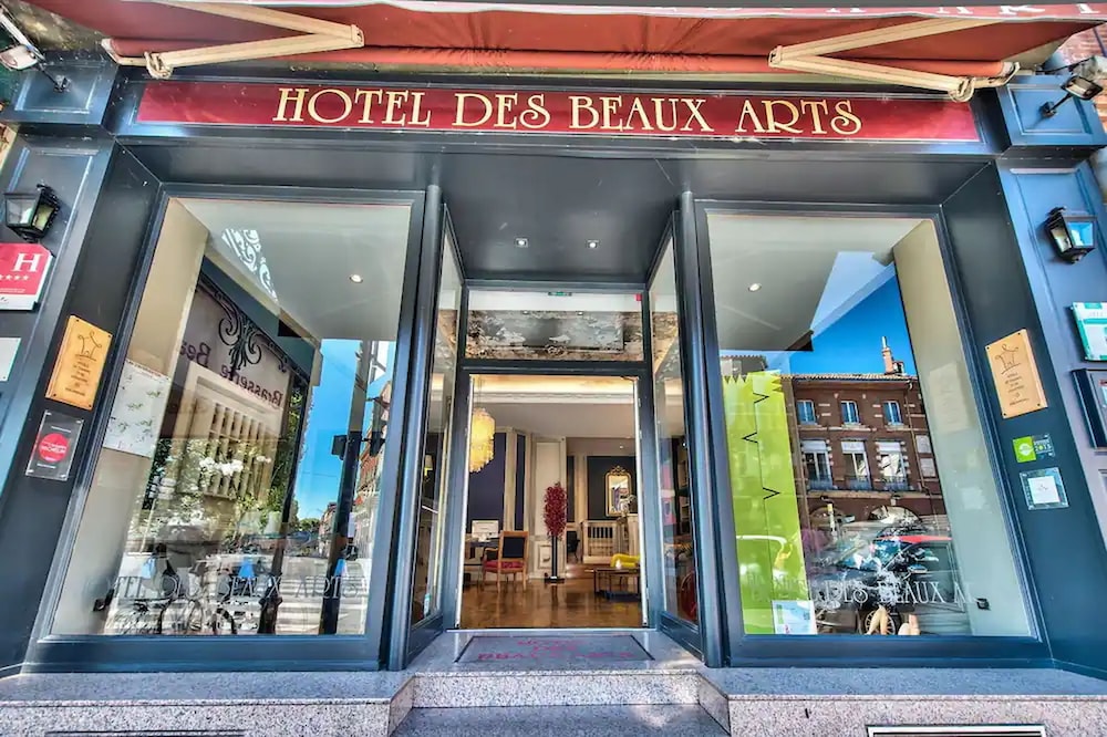 Hotel Des Beaux Arts by null