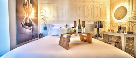Double Room, Terrace | 1 bedroom, premium bedding, minibar, in-room safe