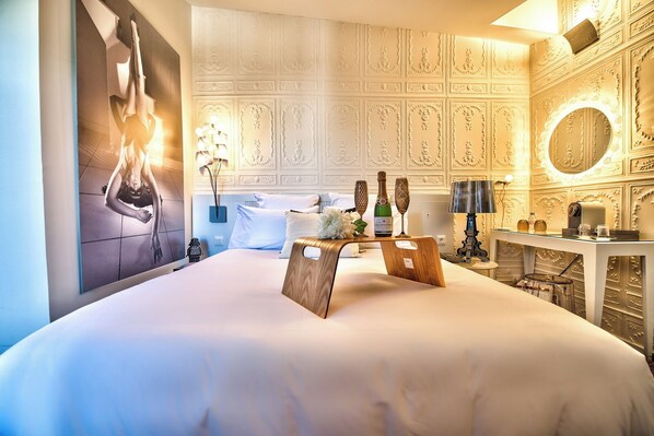 Habitación doble, terraza | Ropa de cama de alta calidad, minibar, caja fuerte