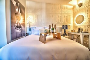 Double Room, Terrace | Premium bedding, minibar, in-room safe, individually decorated