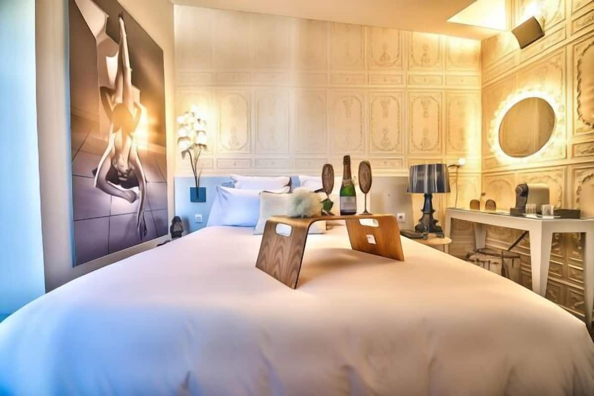 1 bedroom, premium bedding, minibar, in-room safe