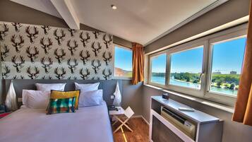 Panoramic Double Room, River View (Classic Room) | 1 bedroom, premium bedding, minibar, in-room safe