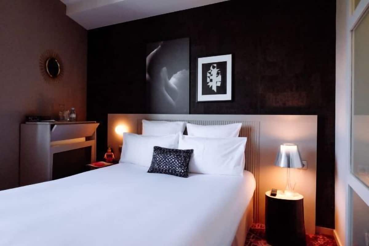 Ropa de cama de alta calidad y minibar 