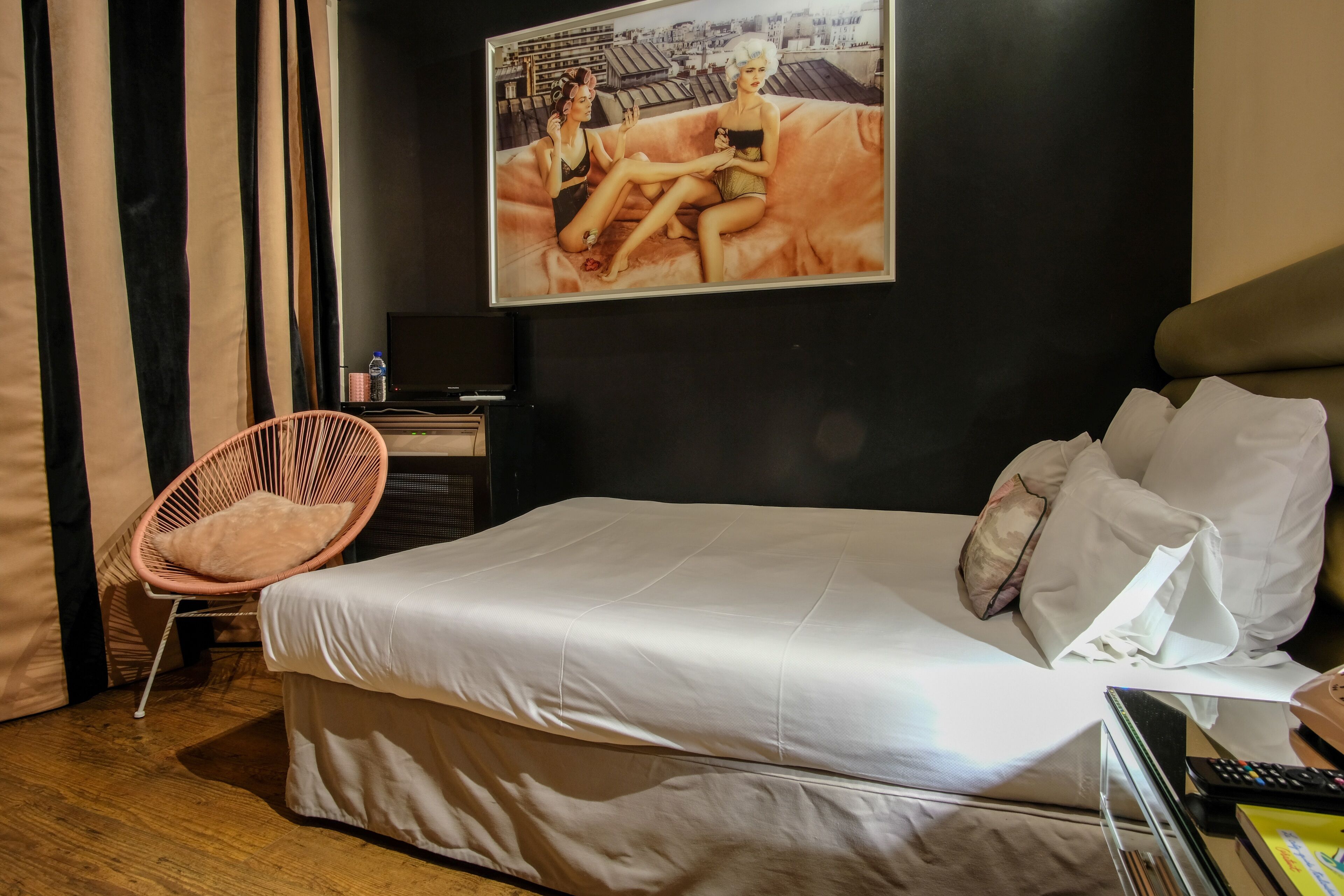single room, 1 single bed | premium bedding, minibar, in-room safe, individually decorated