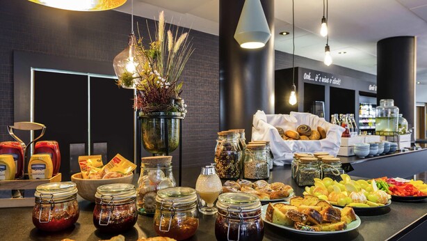 Frokostbuffé hver dag (mot et tillegg)