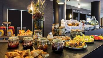 Daily buffet breakfast for a fee