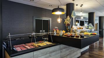 Tägliches Frühstücksbuffet gegen Gebühr