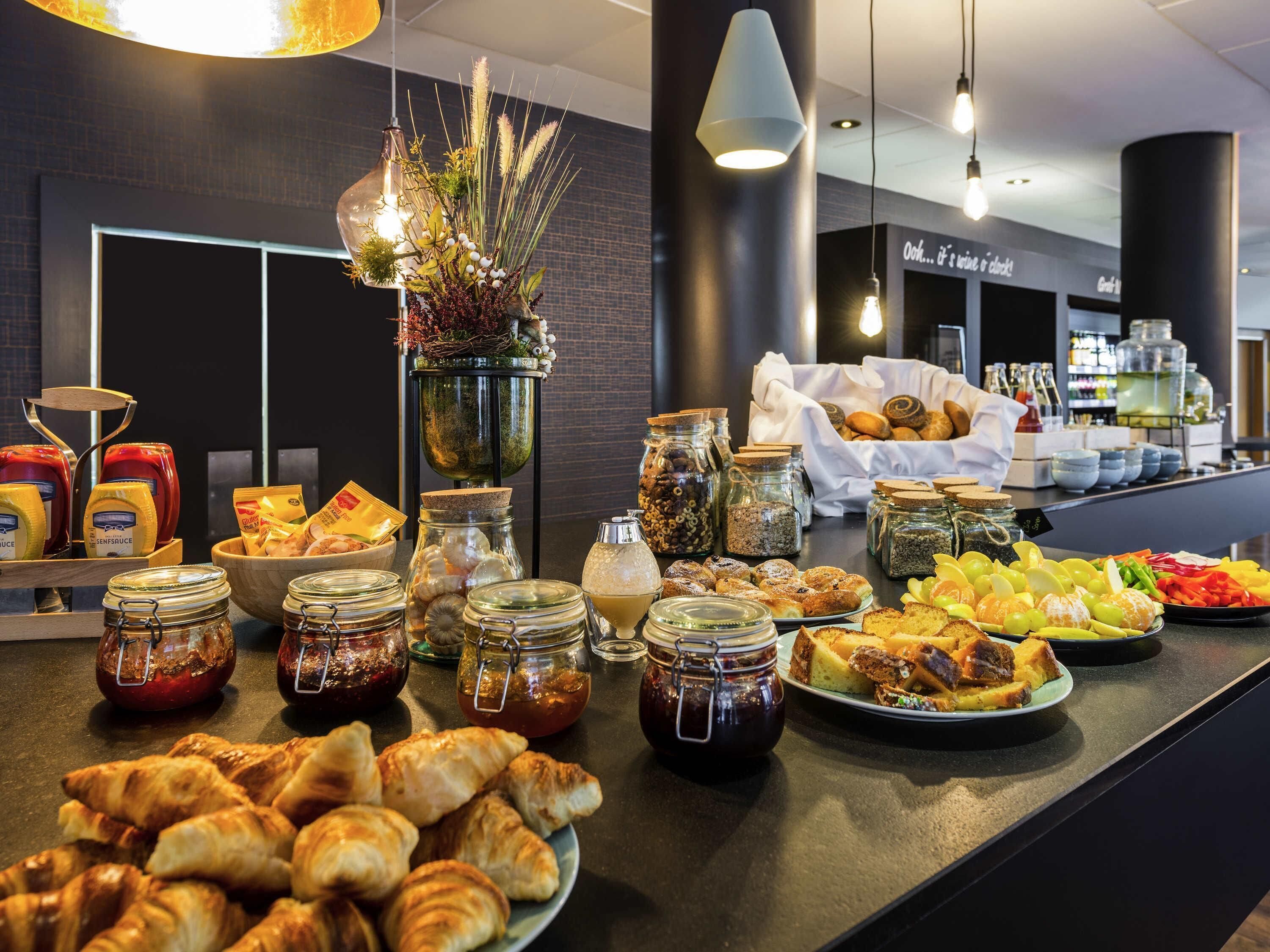 Daily buffet breakfast (EUR 21 per person)