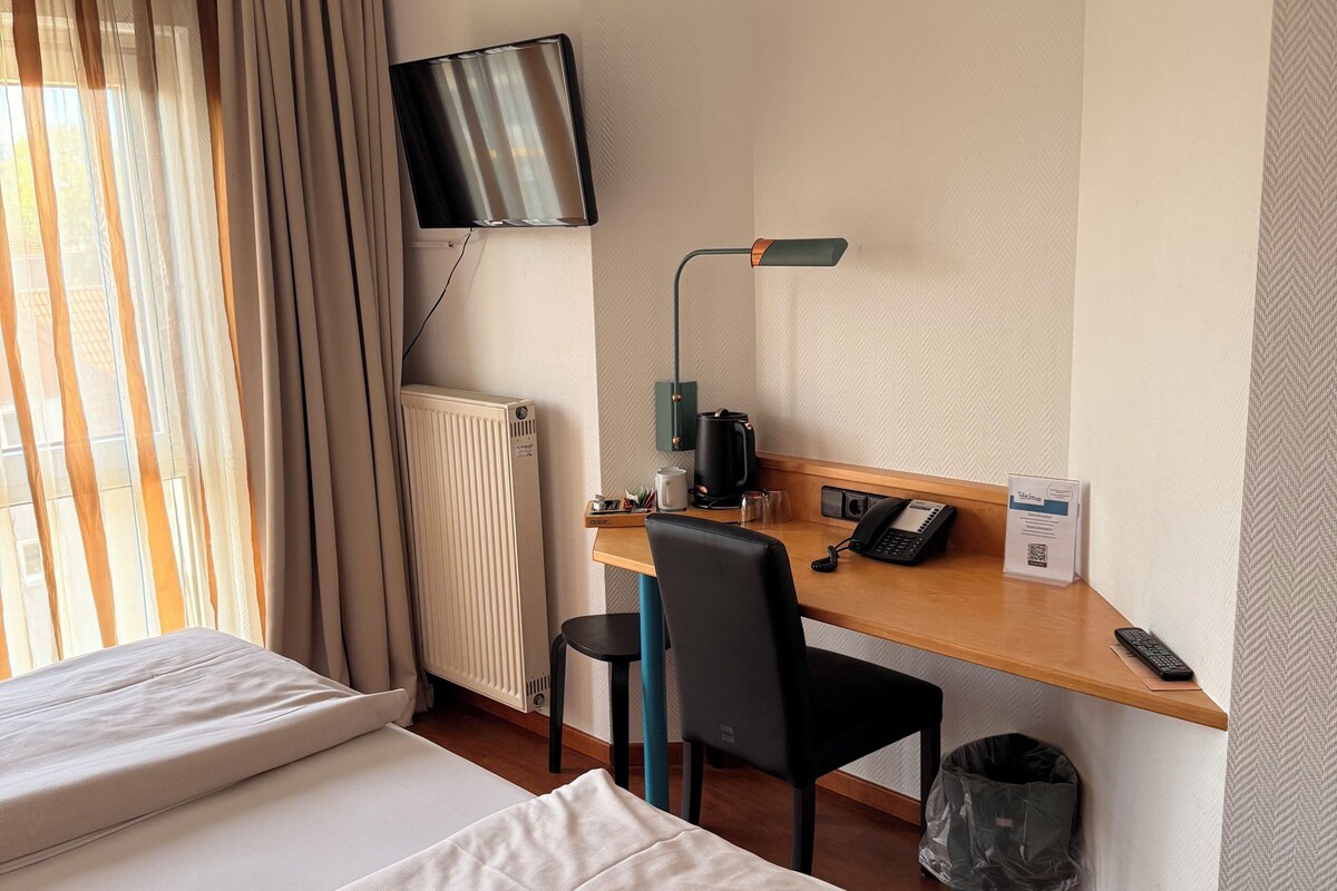 In-room safe, desk, soundproofing, iron/ironing board (on request)