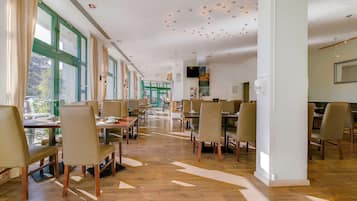 Daily buffet breakfast (EUR 17.5 per person)