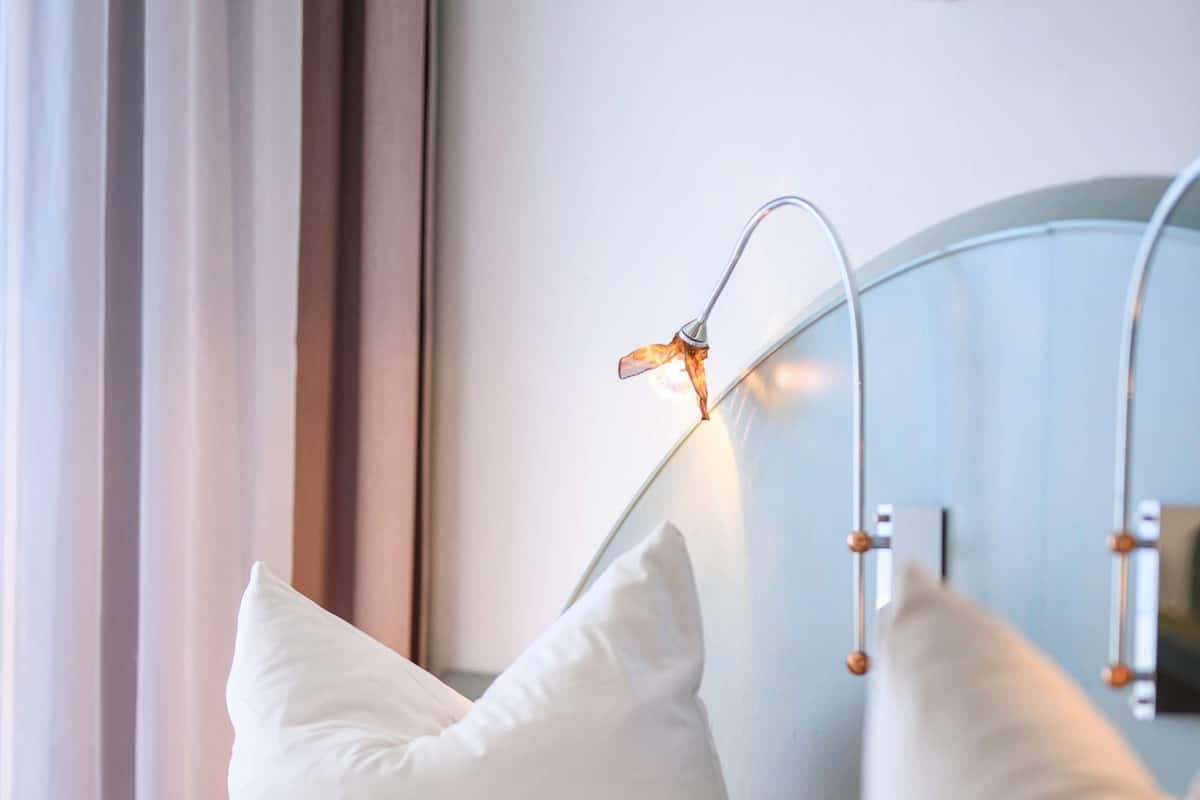 standard room, 2 single beds | in-room safe, desk, soundproofing, iron/ironing board