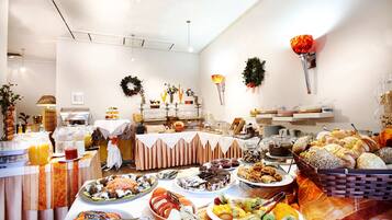 Desayuno buffet diario (EUR 17.5 por persona)
