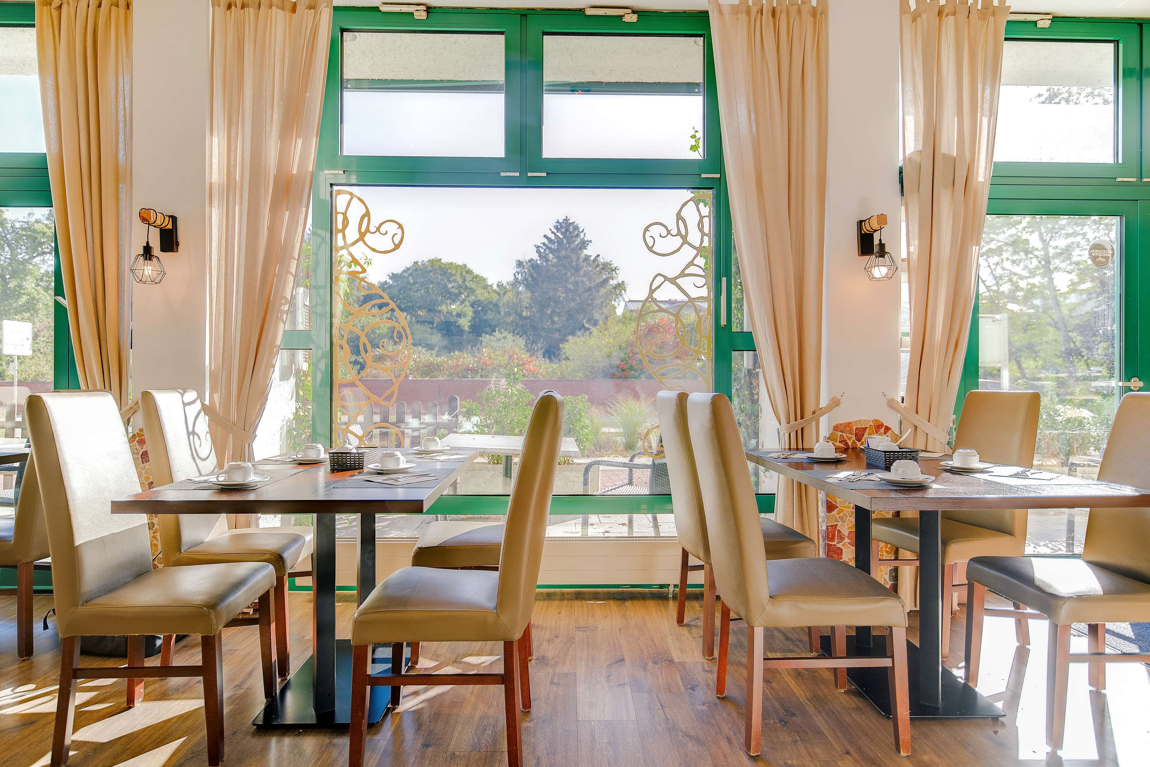 daily buffet breakfast (eur 17.5 per person)