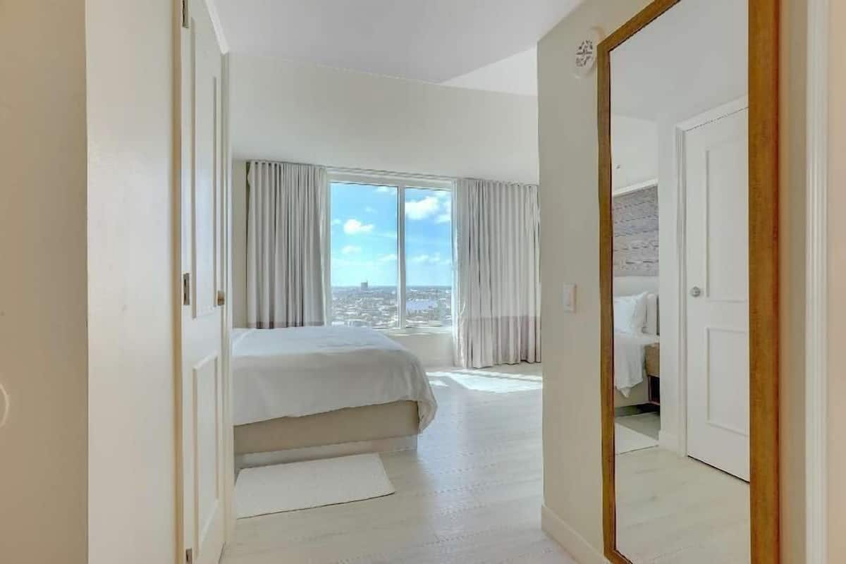 Premium bedding, pillowtop beds, in-room safe, desk