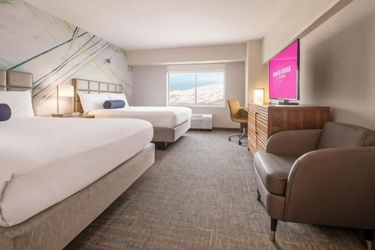 Laptop workspace, iron/ironing board, free WiFi, bed sheets