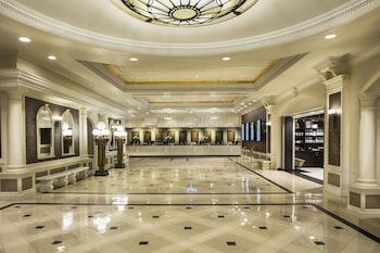 Hotel entrance and lobby at Circus Circus Reno – A Caesars Rewards Destination