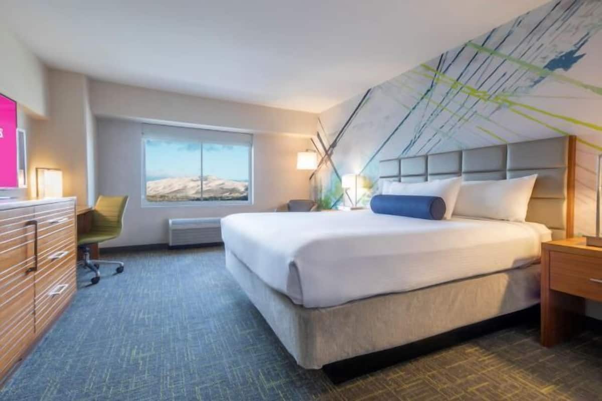 Laptop workspace, iron/ironing board, free WiFi, bed sheets