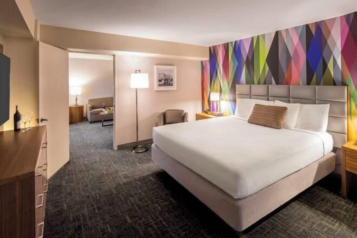 Laptop workspace, iron/ironing board, free WiFi, bed sheets