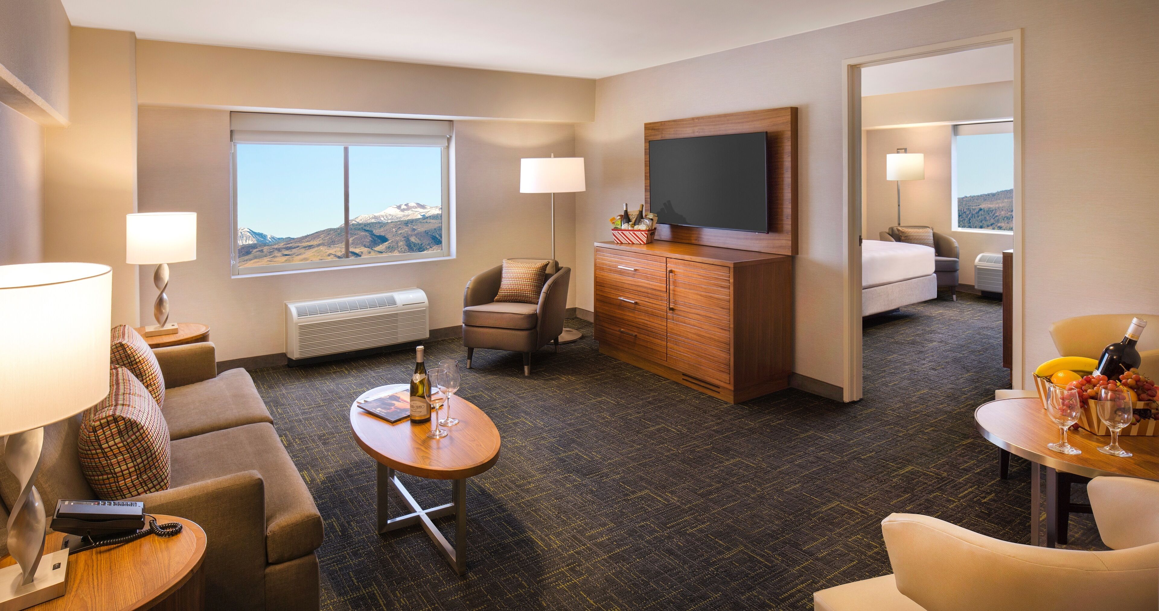 Televisión de pantalla plana de 42 pulgadas con canales por satélite