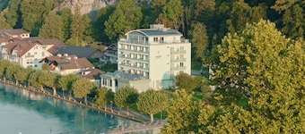 HOP Apartments & Suites