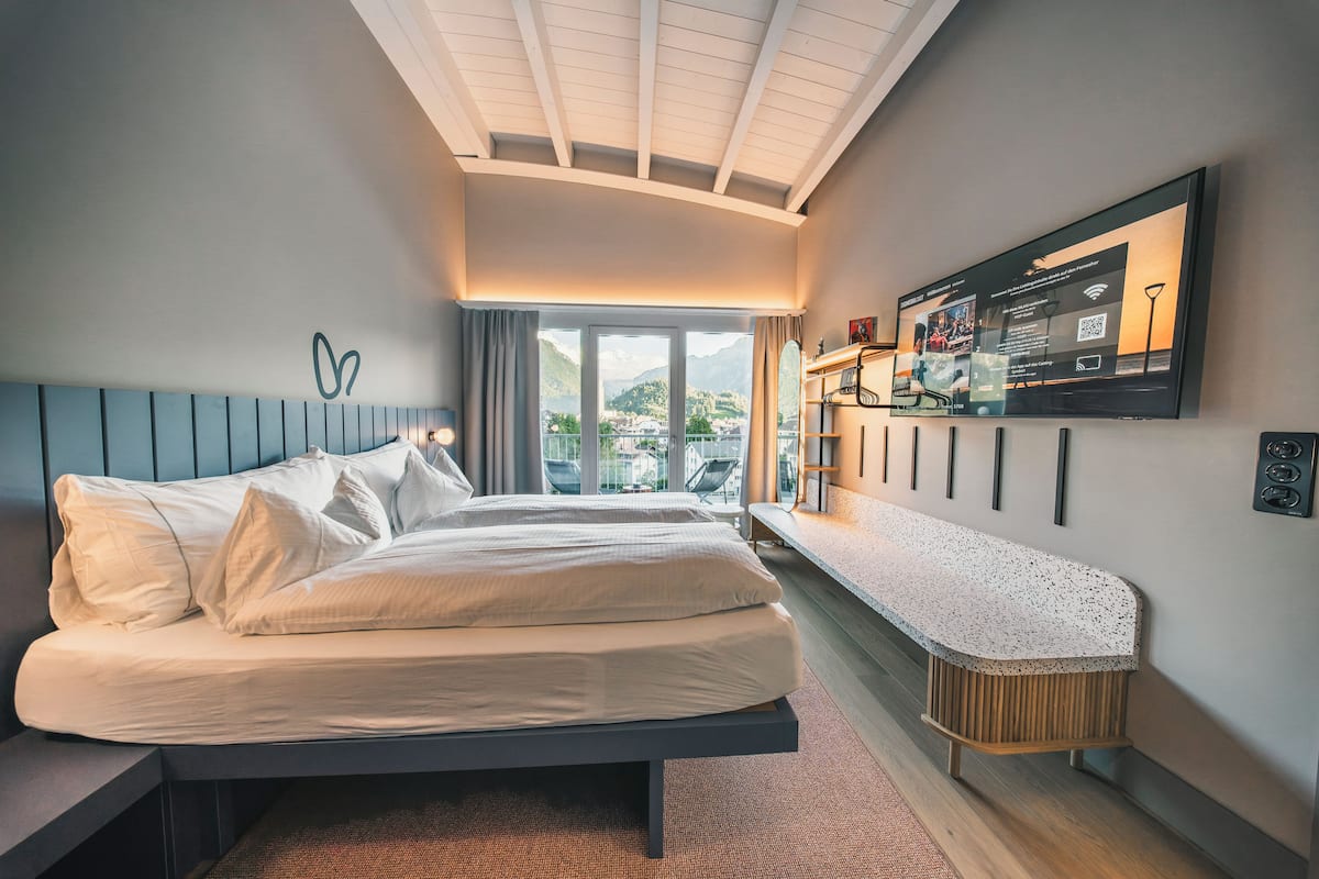 loft suite 570 | 2 bedrooms, hypo-allergenic bedding, down duvets, in-room safe