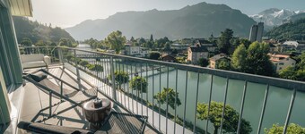 HOP Apartments & Suites