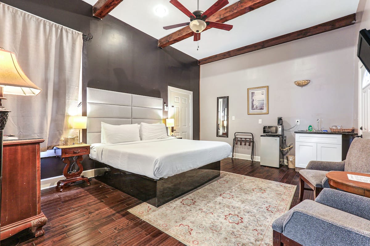 Standard Room, 1 King Bed | Memory foam beds, iron/ironing board, free WiFi, bed sheets