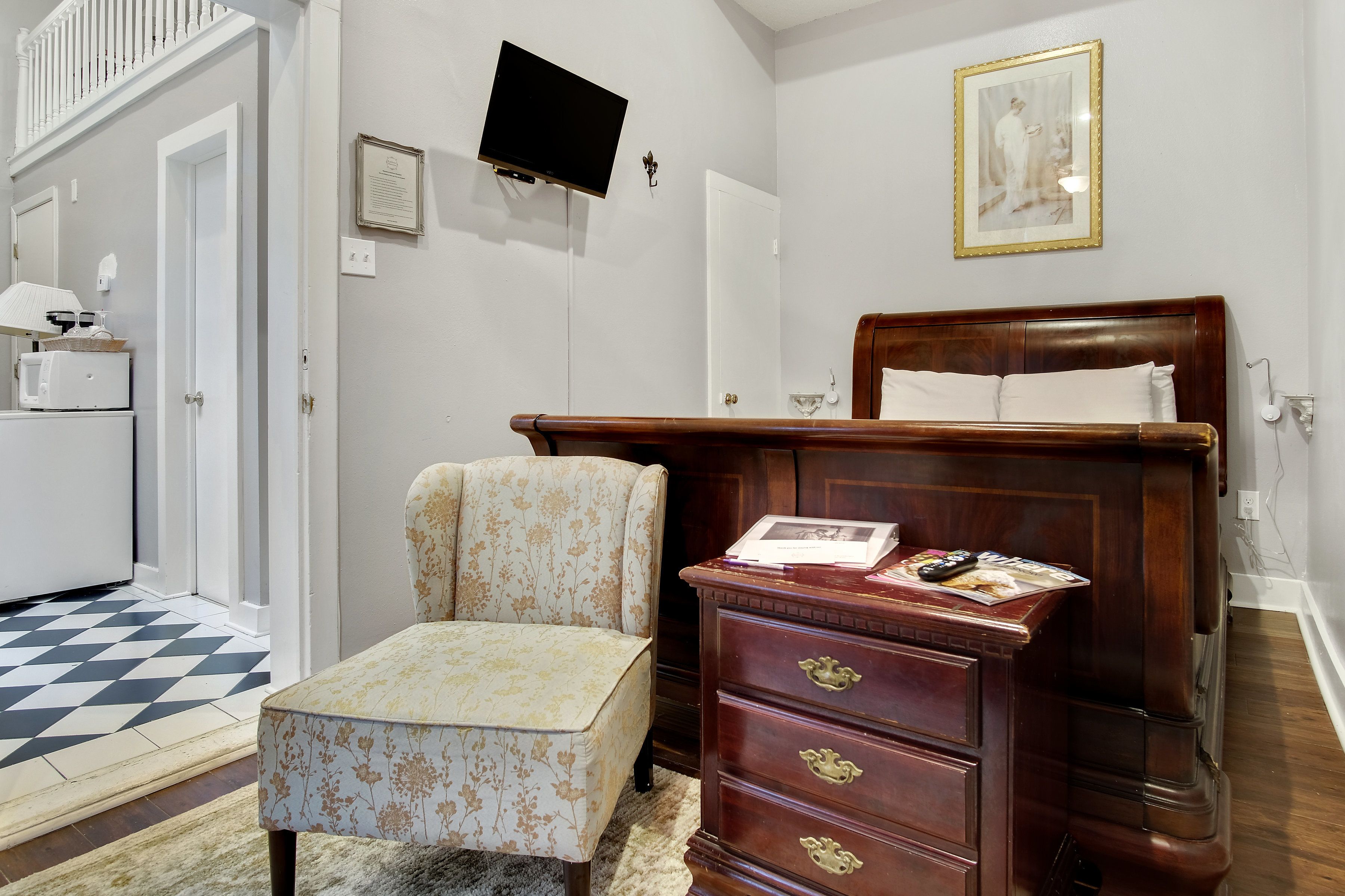 standard room, 1 queen bed | 1 bedroom, memory-foam beds, iron/ironing board, free wifi