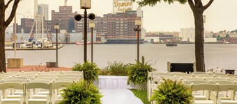 Pier 5 Hotel Baltimore