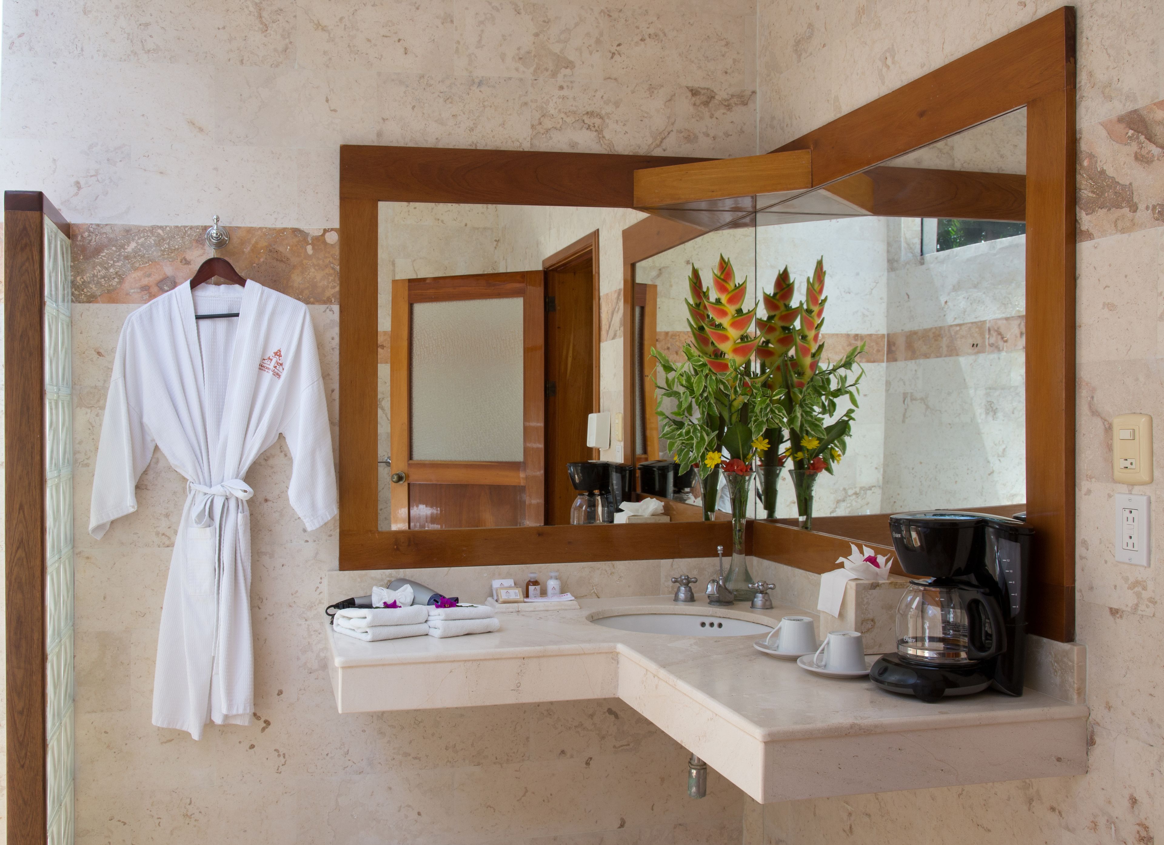 princess grace of monaco suite | bathroom | combined shower/bathtub, eco-friendly toiletries, hair dryer, towels