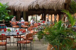 Se sirven desayunos, comidas, cenas y cocina mexicana 