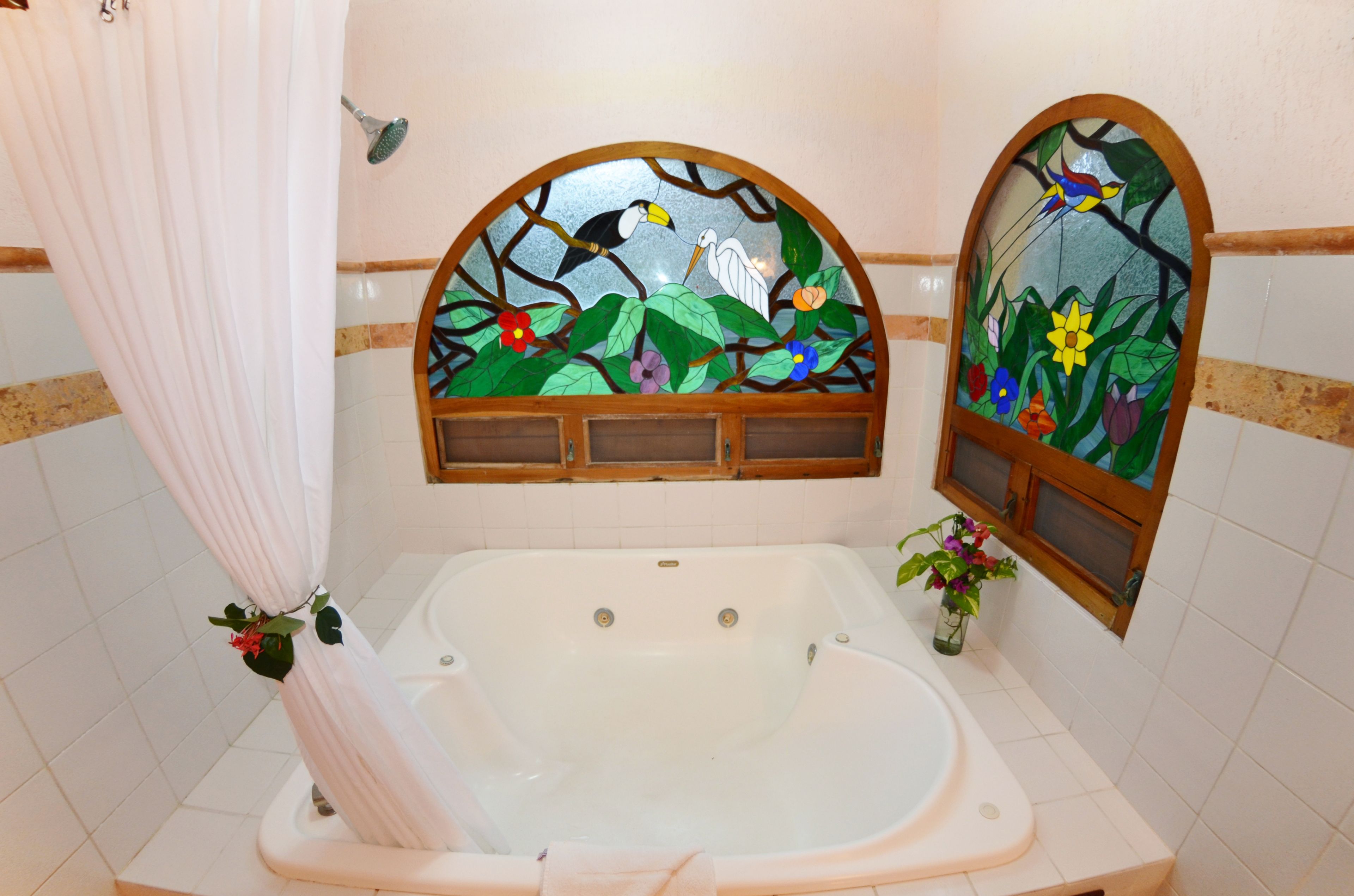 superior room, jetted tub | jetted bathtub