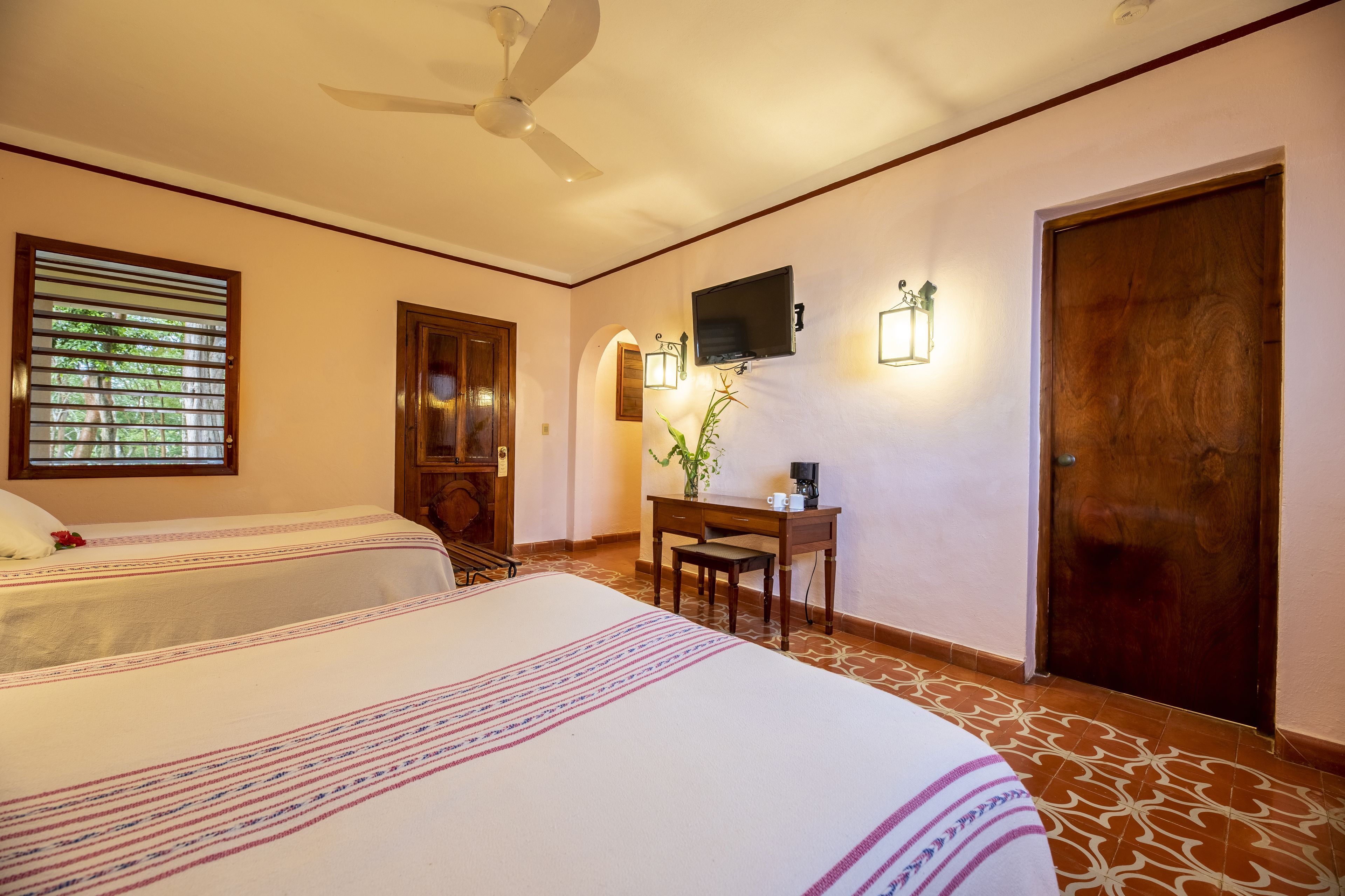 standard room | 1 bedroom, down duvets, minibar, in-room safe