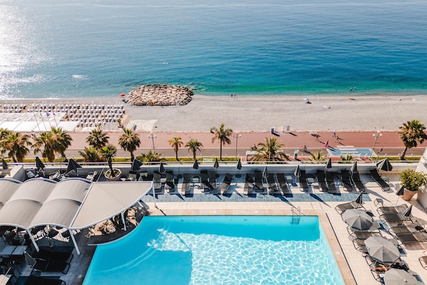 Alberca al aire libre por temporada