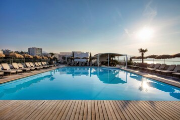 Piscina stagionale all'aperto