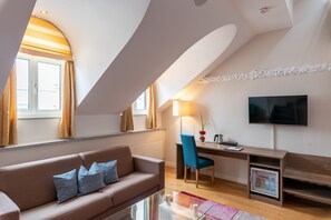 Familiesuite (Galerie) | Oppholdsområde | TV