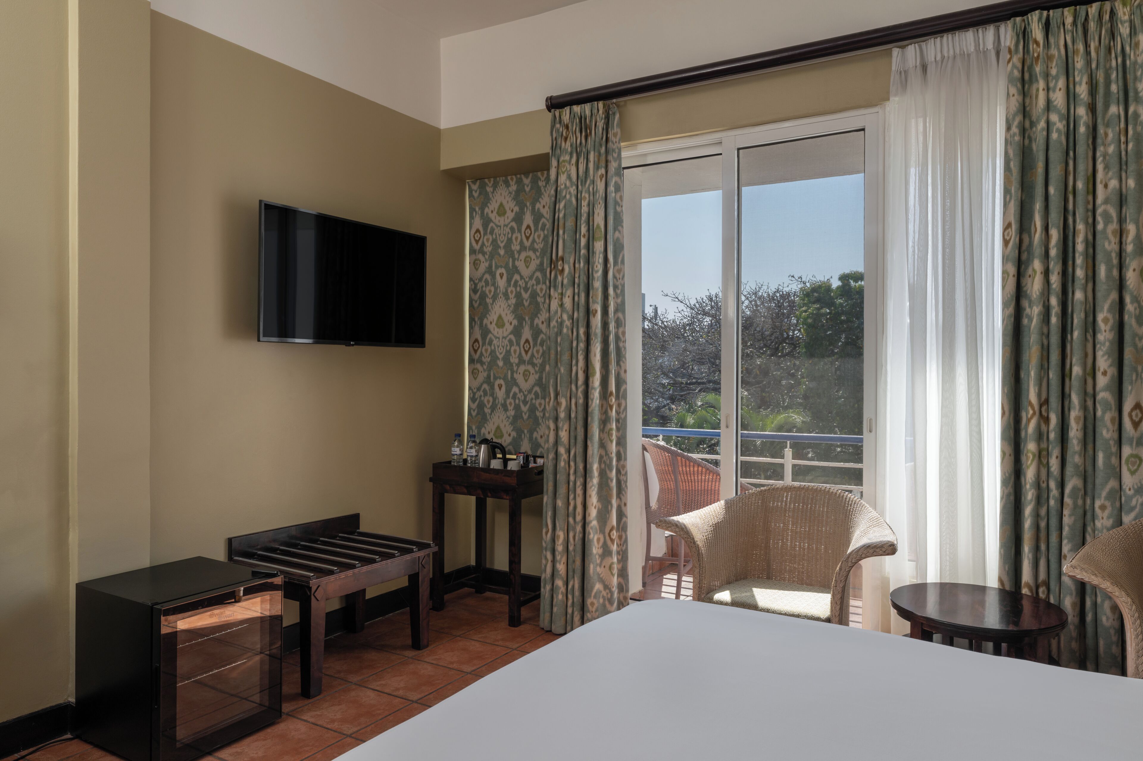 Minibar, caja fuerte, escritorio y espacio para trabajar con un portátil