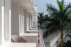 Quarto duplo standard, vista para a cidade | Vista da sacada