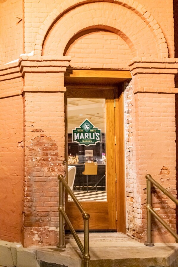 供应早餐和晚餐,美洲菜